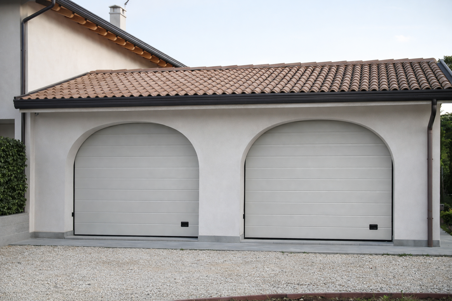 Porte sezionali su misura senza interventi strutturali